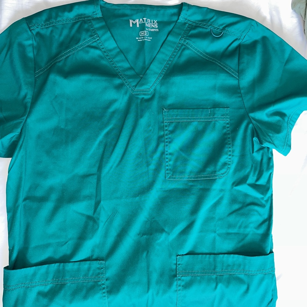 Maven Matrix men’s scrubs, hunter green